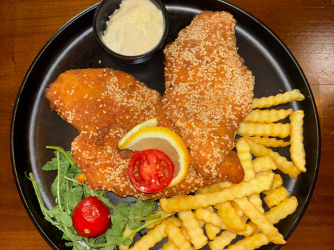 Pohovani pileći filet u sezamu 300gr