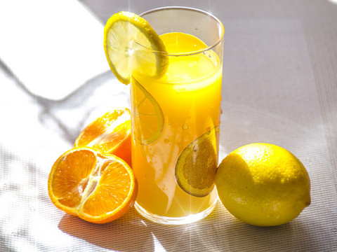 Svježe cijeđeni mix Limun/Naranča 0,30l